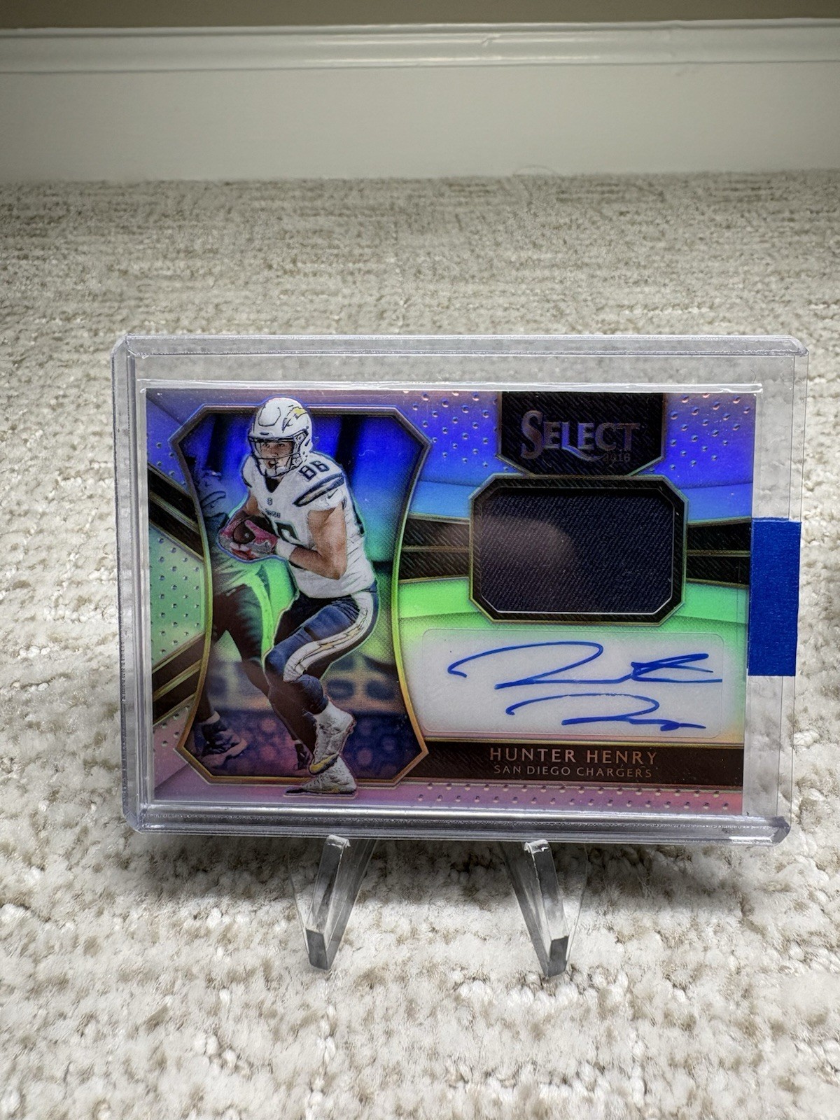 Hunter Henry Panini Select Rookie Autograph Material #RMHH Base