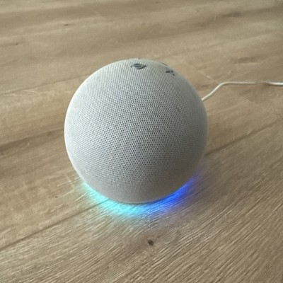 Amazon Echo Dot 5. Gen. Smarter Laufsprecher, Alexa, Weiß
