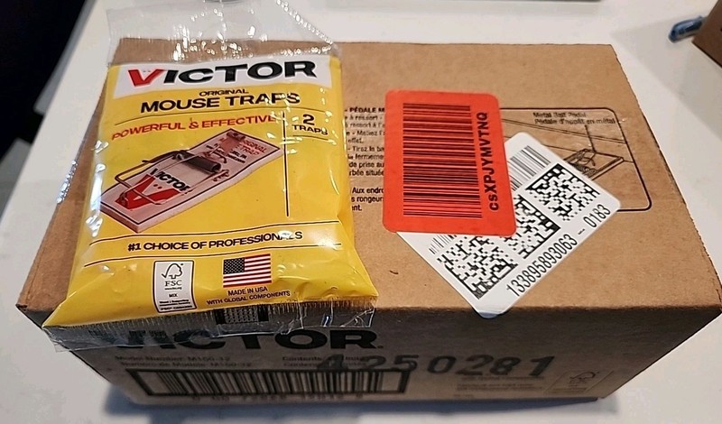 Victor M150-12 Metal FSC Wood Snap Mouse Trap-12 Traps Plus 2 Free! 14 Total.