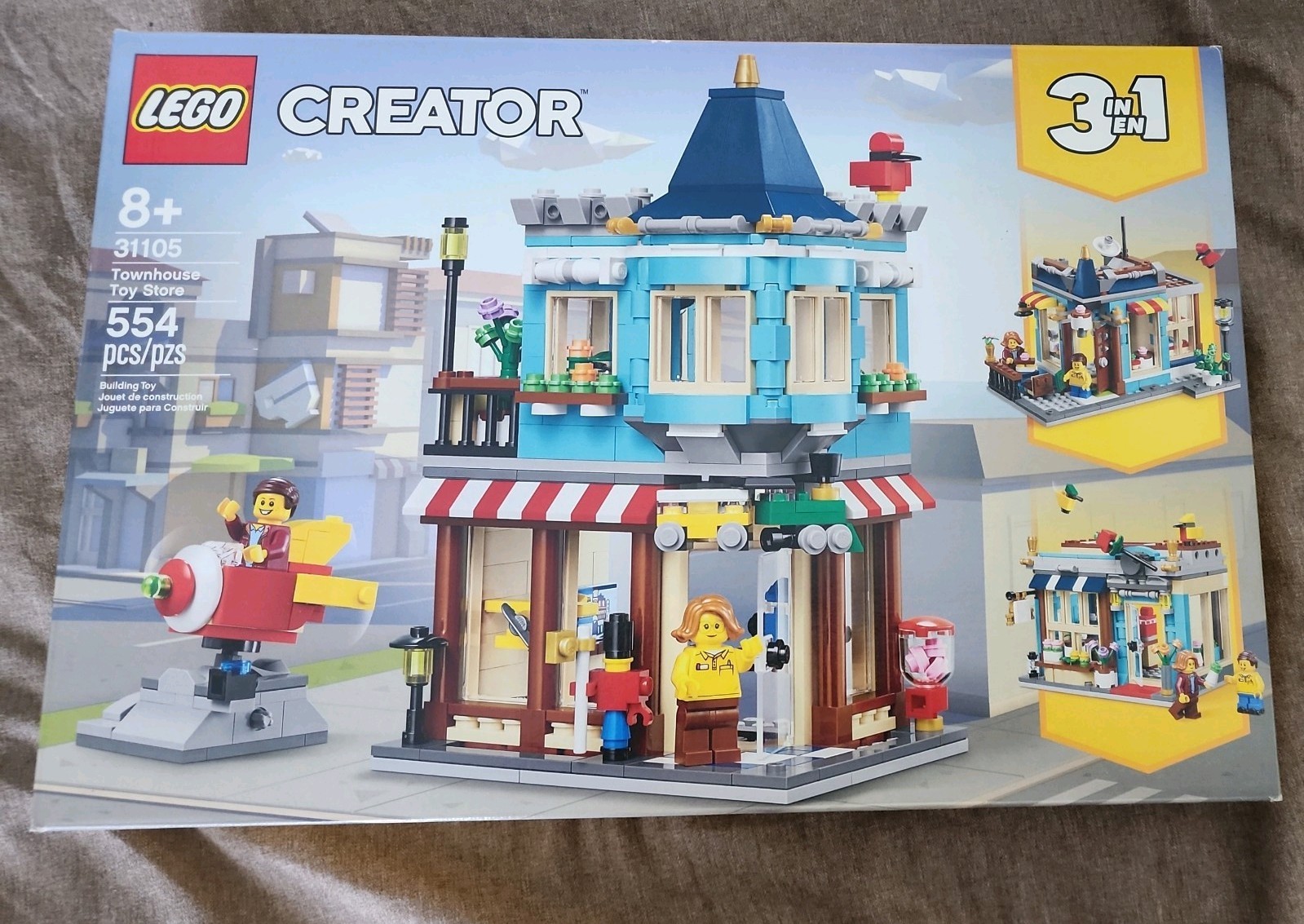 LEGO CREATOR: Townhouse Toy Store (31105)