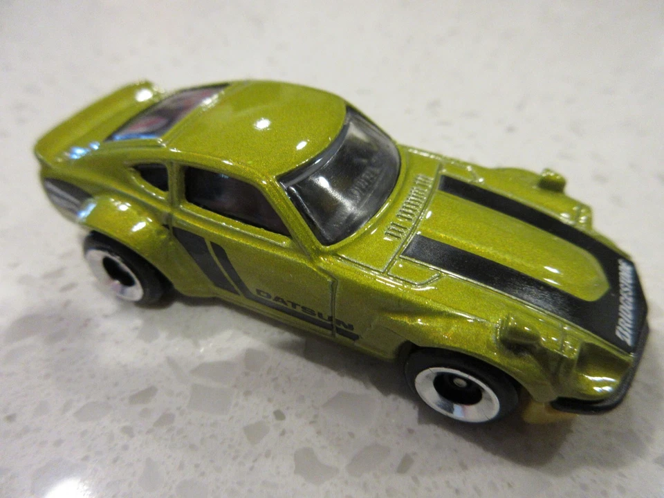 2016 Hot Wheels Custom Datsun 240Z Exclusive Design & Color GREEN 1:64 Toy CAR - image 3 of 4