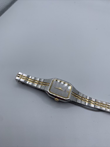 Ladies Seiko 2C20-5209 Two Tone Stainless Steel Vintage Quartz Watch Silver Gold - Picture 4 of 8