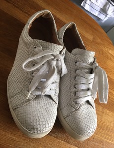 carvela trainers white