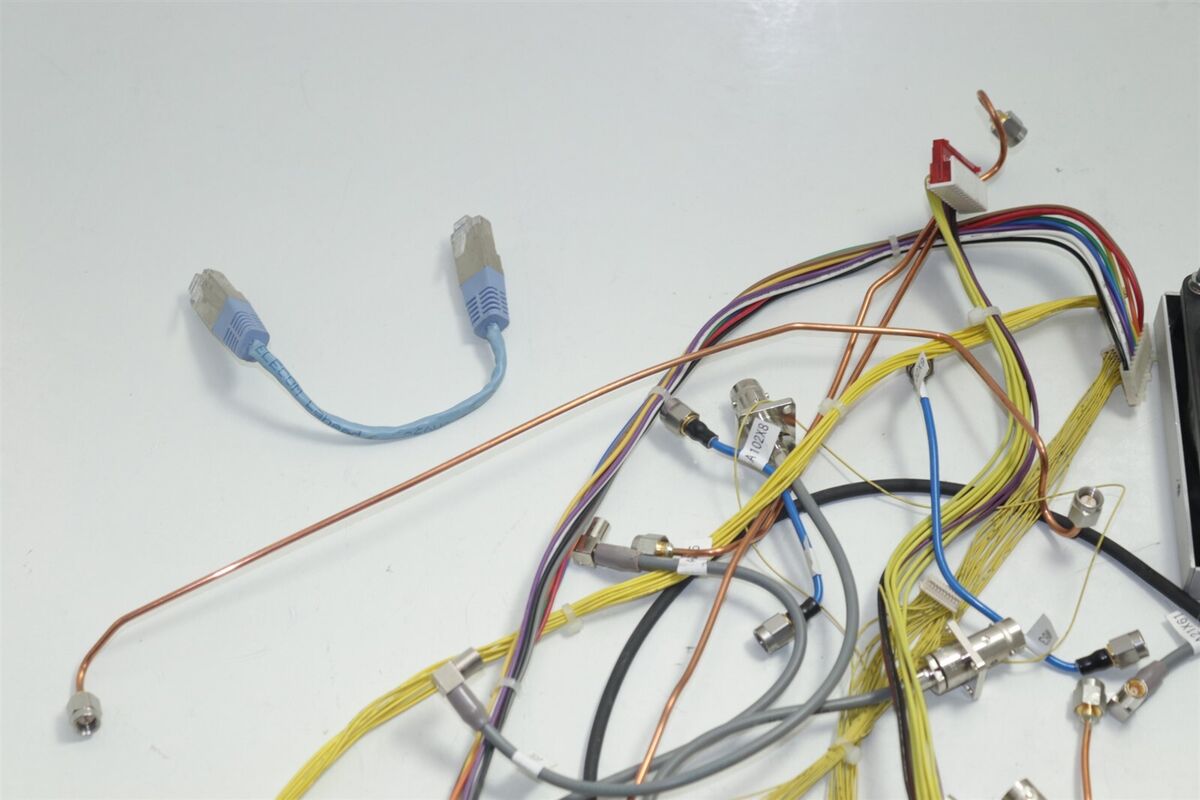 Anritsu MG3700A Vector Signal Generator 250KHz - 3GHz Cables Anritsu MG3700A Vector Signal Generator 250KHz - 3GHz Cables