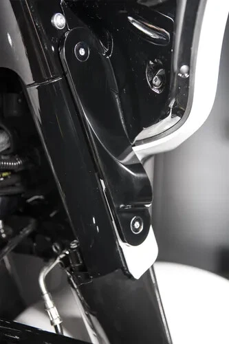 Черные передние светодиодные указатели поворота Pro One для Harley Ultra Classic низкие 15–16 - Изображение 3 из 4