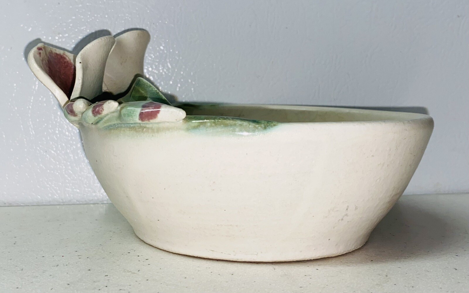 Jana Kozon (Kausalik) Beautiful Art Pottery Sculpted Calla Lily Bowl