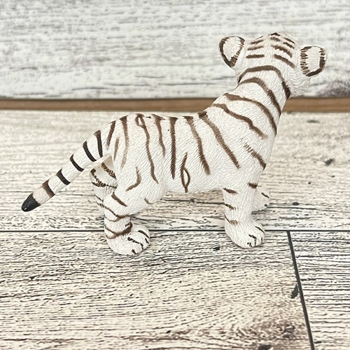 Schleich WHITE SIBERIAN TIGER CUB Wildlife Figure 2007 Retired D-83508 Has Tag! - Picture 3 of 10