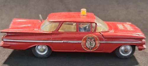 Vintage Corgi 439 Chevrolet Impala Fire Chief Car w/ Original Box - Picture 4 of 9