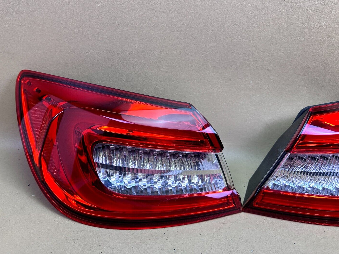 2014-2017 MASERATI QUATTROPORTE LEFT LH & RIGHT RH SIDE OUTER TAIL LIGHT SET OEM