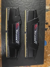 G.SKILL RipJaws V Series F4-3200C16D-32GVK 32GB (2 x 16GB) DDR4 CL16 RAM G Skill