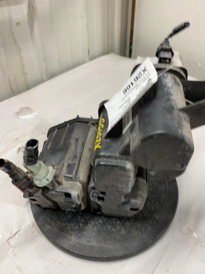 15-17 CHRYSLER 200 испаритель канистра 2,4 л и 3,6 л только 68080835AD 68154959AA - Изображение 3 из 4