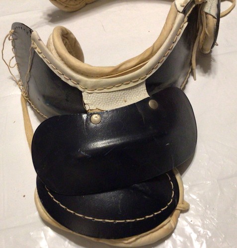 Vintage Leather Football Shoulder Pads Child Youth Size Memorbillia Pro Style - Picture 6 of 10