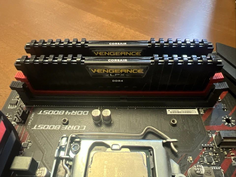 MSI B360, Intel i5-8600k, X2 Corsair Vengeance DDR4 RAM, enfriador de CPU Foto 3 de 4