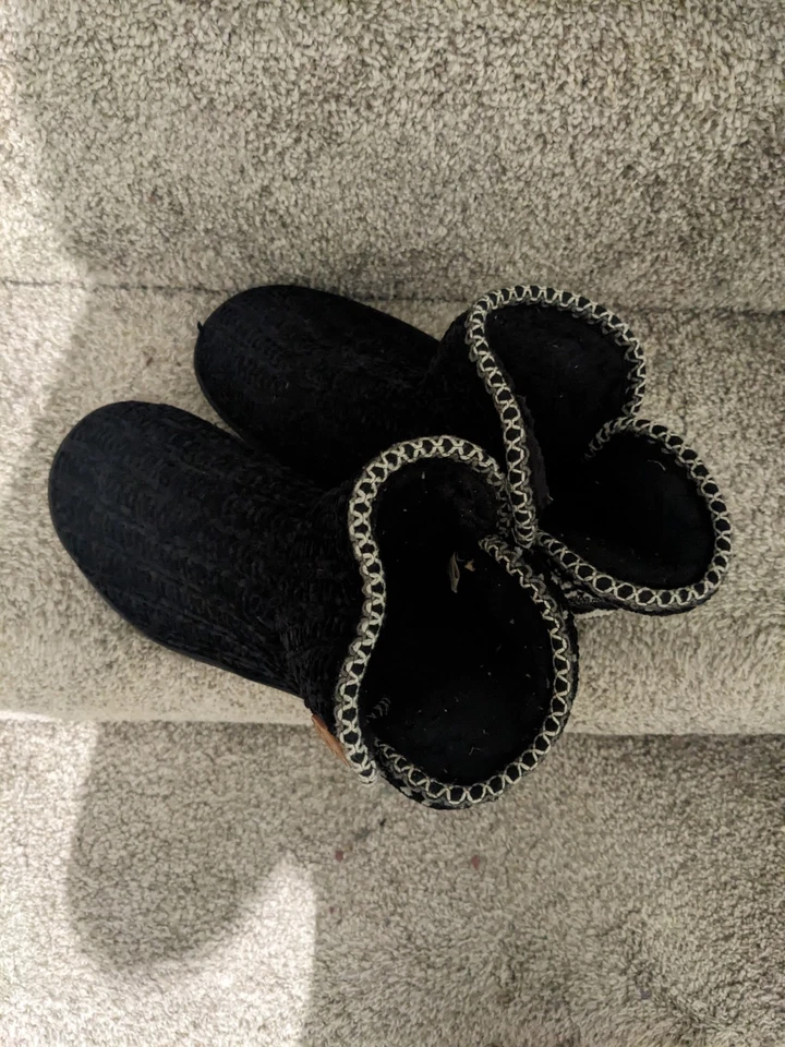 Botines de punto acogedores para mujer Muk Luks, talla grande (L 9-10), blanco y negro Foto 3 de 4