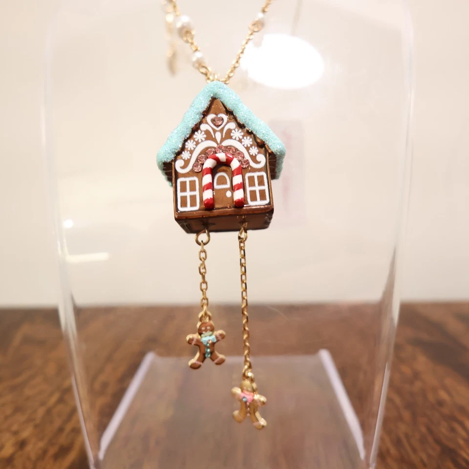 Betsey Johnson necklace gingerbread house with gingerbread people charms signed - Image 2 of 4