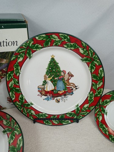 Christmas Collection Dishes Set 1994 12-Piece Tree Holly Service for 4 Boxed - Picture 3 of 17