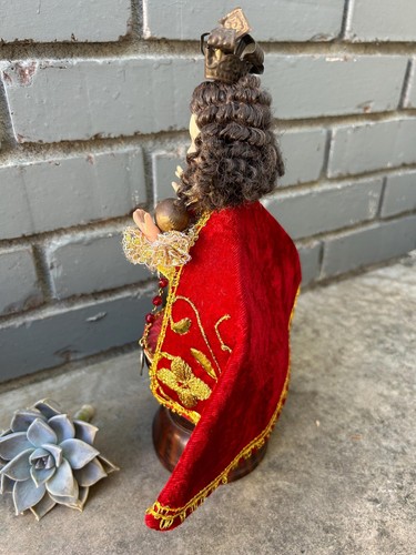 Vintage Infant of Prague Doll on Wood Pedastal - Picture 6 of 10