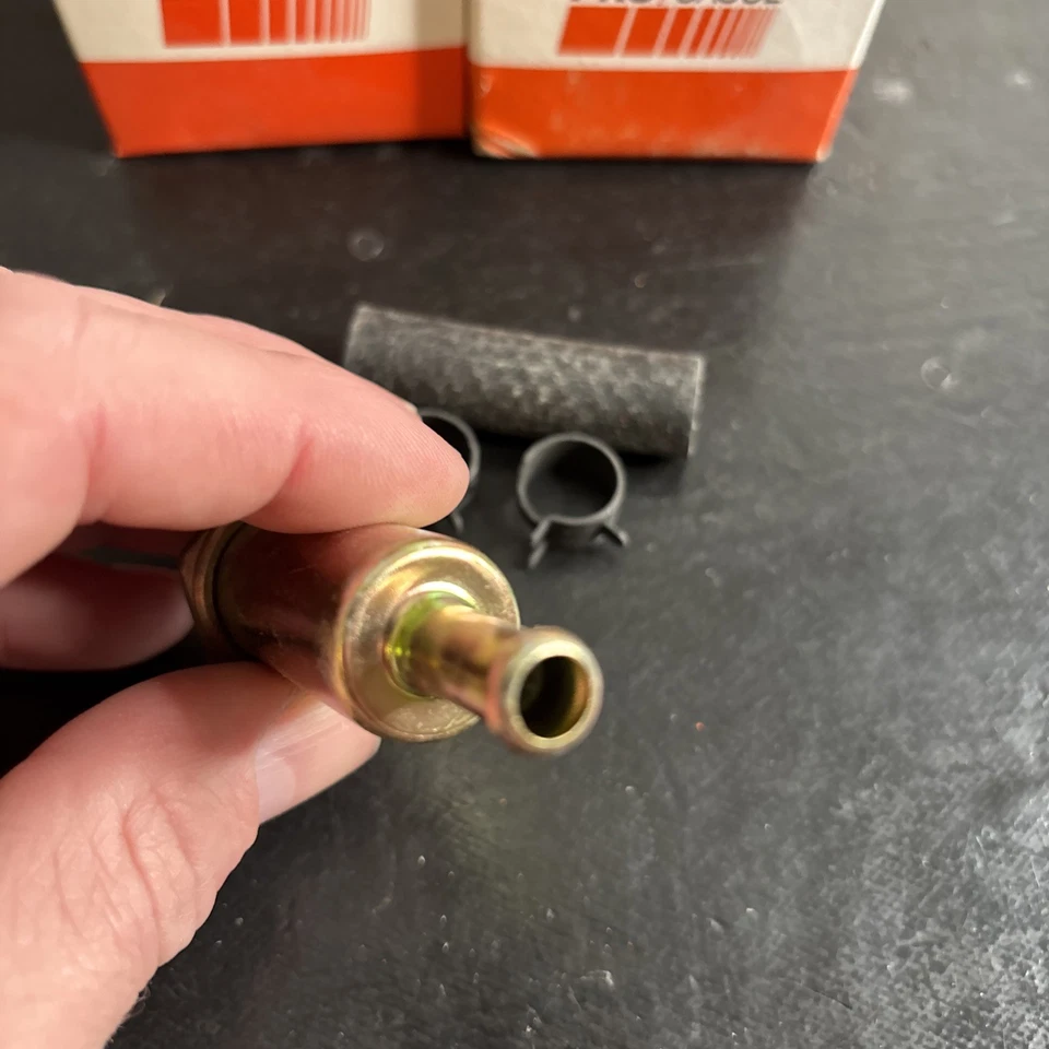 LOTE DE 4 FILTROS DE COMBUSTIBLE FORD MUSTANG-LINCOLN-MERCURY 200-289-351-390 NOS Foto 4 de 4