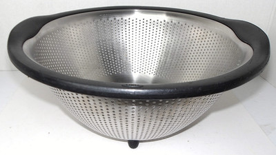 OXO Good Grips Stainless Steel Colander, 5 Quart