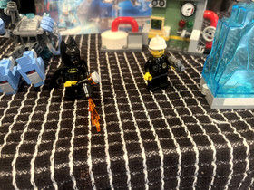 [2] Lego Lots Star Wars 75166 First Order Transport Speeder  70901 Batman Movie