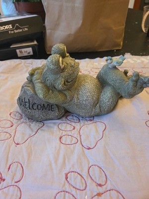 Frog Bird Stone Welcome Sign Made of Resin Indoor Outdoor Garden Decor