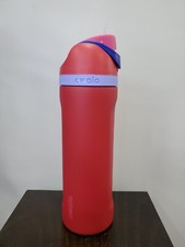 Owala FreeSip Stainless Steel Water Bottle / 24oz / Color: Pomegranate Parade