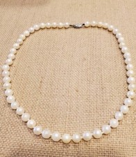VINTAGE 15 1/2" CULTURED PEARL NECKLACE W/14K WHITE GOLD CLASP 7MM HAND KNOTTED