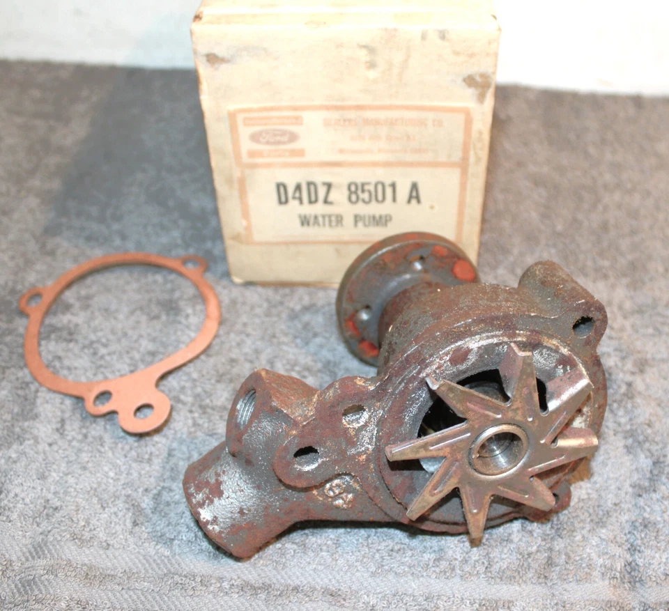 Ford Mustang Bronco Maverick Falcon Comet 1962-1975 nuevo en stock reman 170 200 bomba de agua Foto 3 de 3