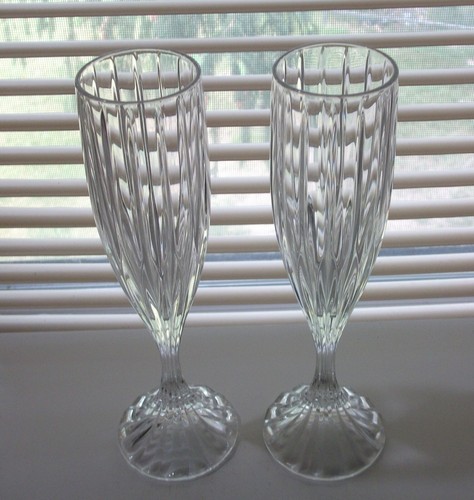 Mikasa 2 Park Lane Crystal Champagne Flutes - Picture 2 of 8