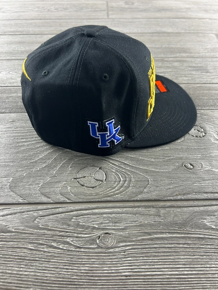Nike Team 2015 NCAA Regional Hat Cap Black & Gold Final Four SnapBack Kentucky - Image 2 of 4