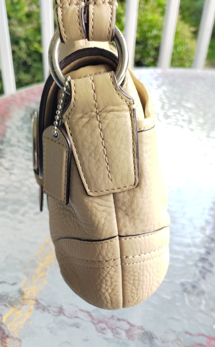 Coach F10910 MEDIUM Vintage Soho Y2K Beige Pebbled Leather