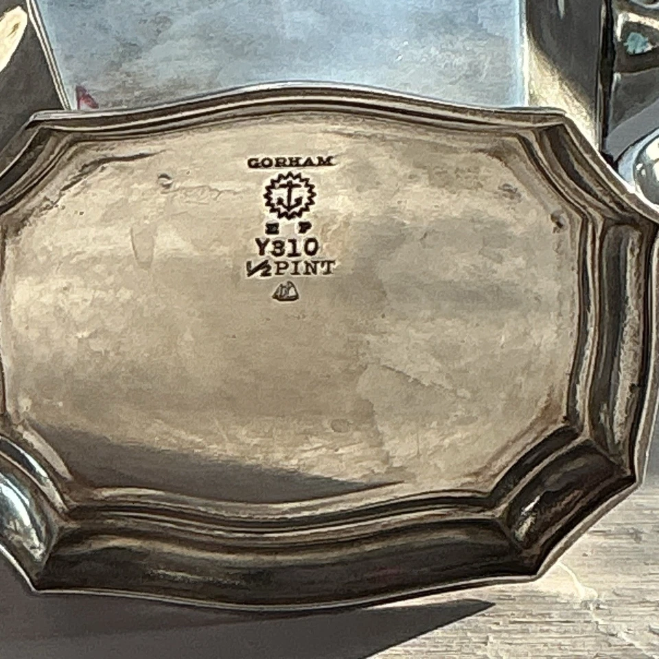 古董 Gorham Y310 纯银水罐 1/2 品脱 — 第 2/4 张图片