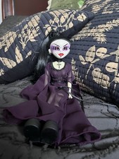 Bleeding Edge Doll Abcynthia Chaser Series 2