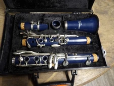 Mendini Clarinet w/ case Good Condition by Cecilio