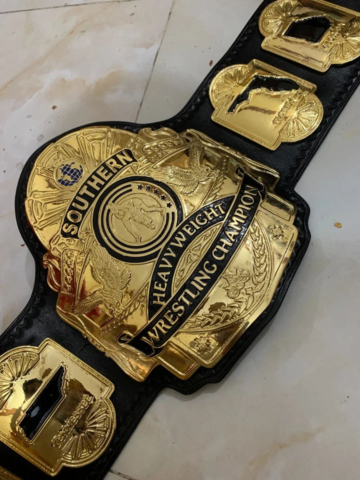 Cinturón campeonato peso pesado sur Nwa, 4 mm zinc, chapado en oro, correa de cuero Foto 2 de 4