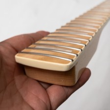 22 Stainless Steel Frets 25.5'' Maple Guitar Neck 9.5'' Radius, Bone Nut