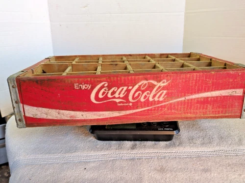 Vintage 1976 Red Coca-Cola 24 Bottle Wooden Crate