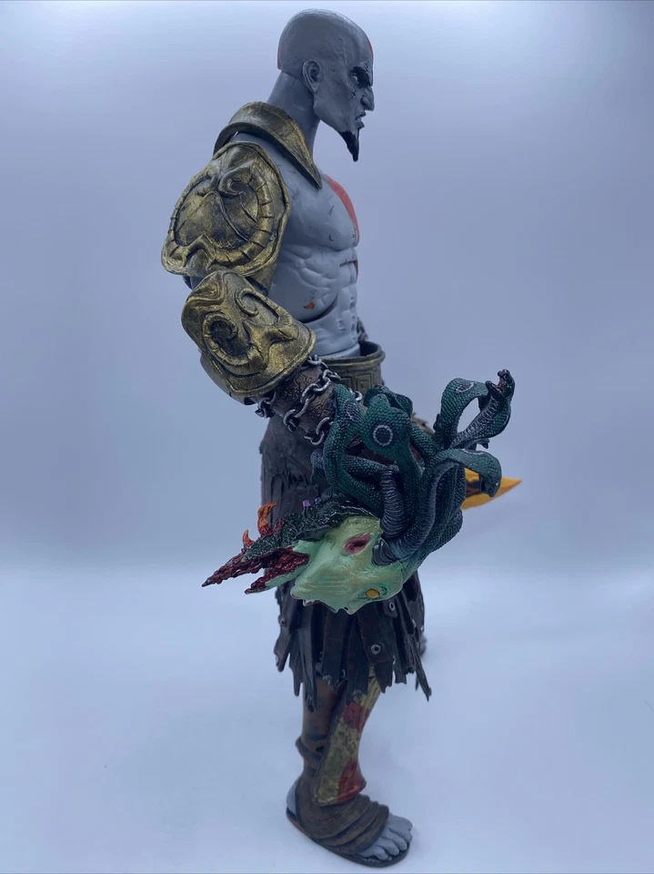 Neca God Of War 2 II KRATOS 12" pulgadas con cabeza de Medusa-INCOMPLETO-MODIFICADO-LEER Foto 4 de 4