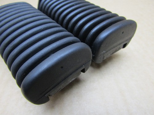 BMW R1100RS 1995 47,970 miles pillion footrest assemblies pair (8194) - Picture 3 of 11