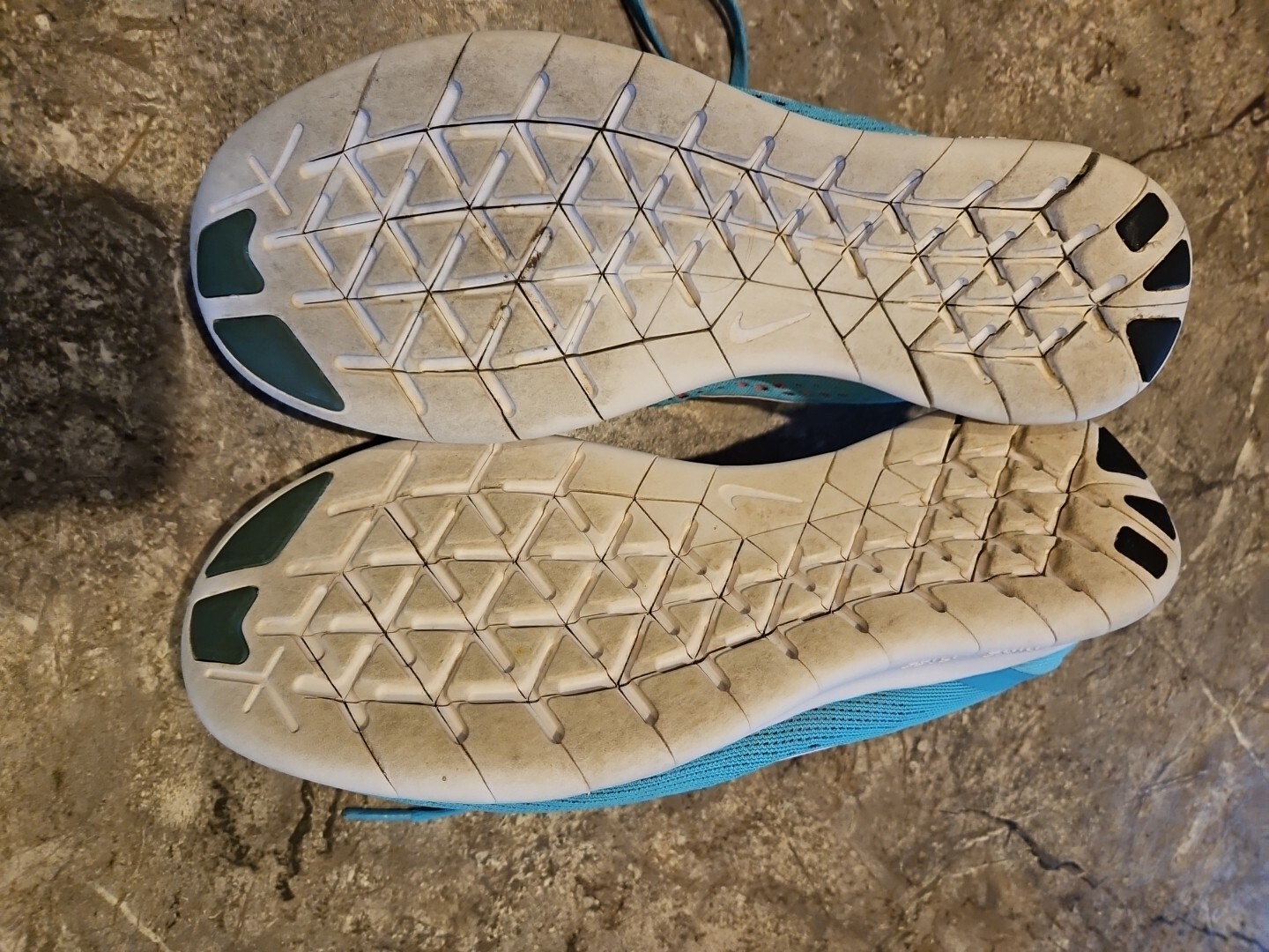 Nike Womens Free RN size 9 Running Shoes Sneakers 831509-401 blue