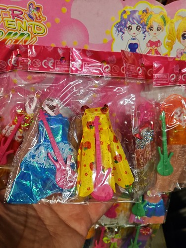 18x Short Party Doll's Dresses Made for Small Shelly Doll UK seller - Picture 3 of 4