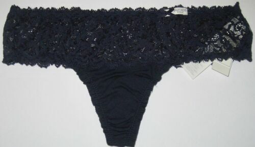 Gilly Hicks lace trim crop Size L - $6 New With Tags - From Chrissys