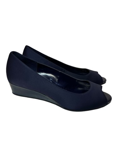 Bandolino Womens Candra Peep Toe Slip On Wedge Heels Sold Out On Line Size 9.5 - Picture 3 of 19