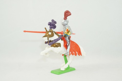 4 Britains Jousting Medieval Knights Mounted on Horseback - Picture 4 of 9