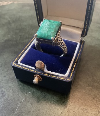 EMERAUDE VÉRITABLE, ARGENT MASSIF, IMPOSANTE BELLE BAGUE ANCIENNE