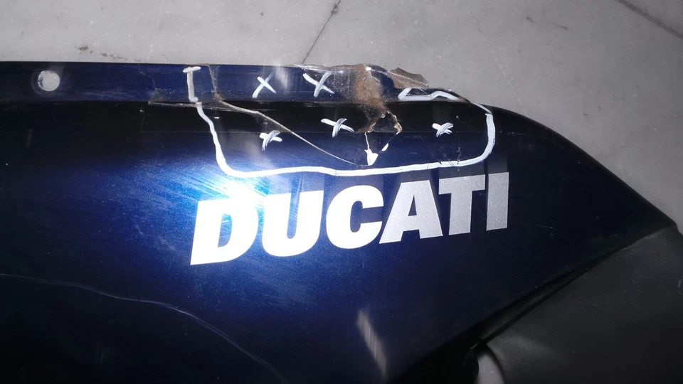 CARENADO PANEL CENTRAL IZQUIERDO DUCATI ST4 916 1999 2003 VER FOTOS CON ALGUNOS DAÑOS Foto 3 de 4