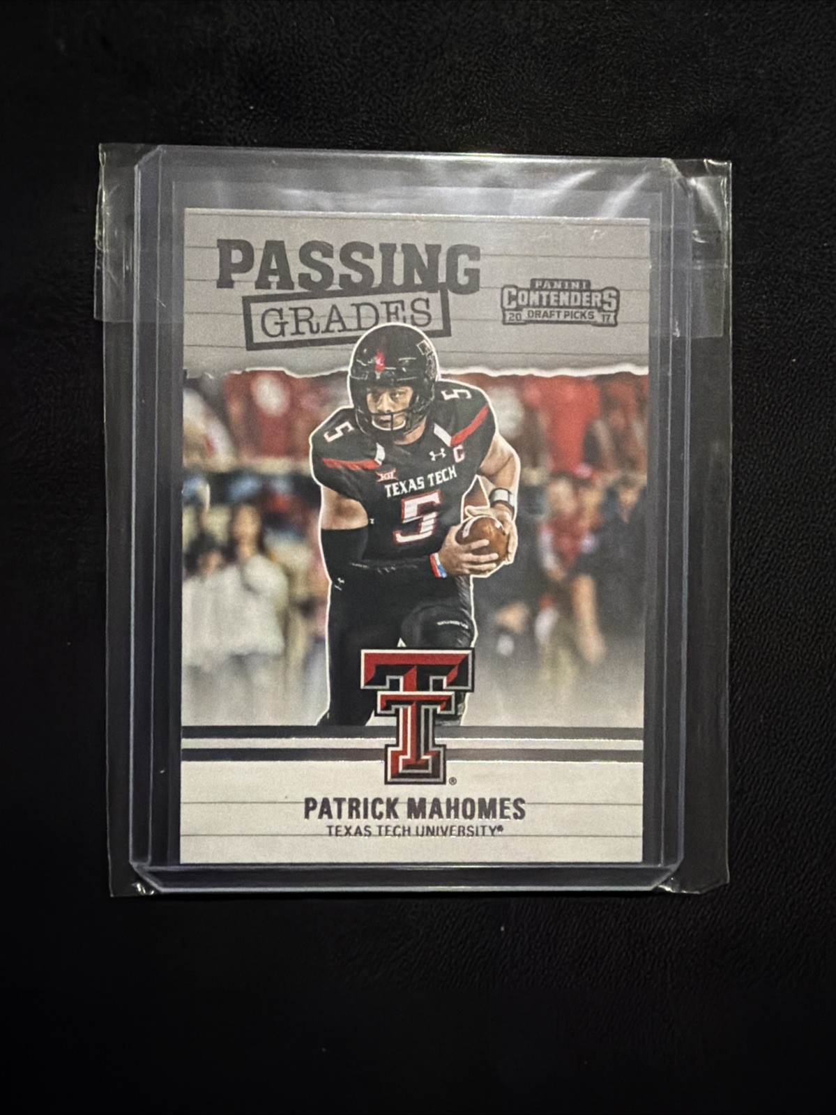 2017 Panini Contenders Draft Picks - Passing Grades Patrick Mahomes II #5 (RC)