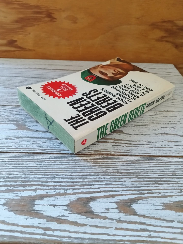 The Green Berets by Robin Moore 1966 Avon Paperback Foto 3 de 4