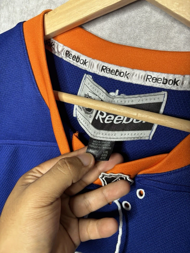 Reebok New York Islanders Blue Hockey Jersey Youth Size L/XL Stitched Sewn NHL - Image 4 of 4