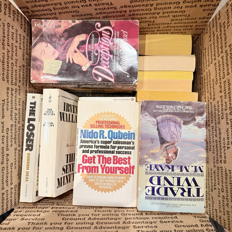 30+ Vintage 1970s Various Fiction Mass Market Paperback Book Lot C8 - Image 4 of 4